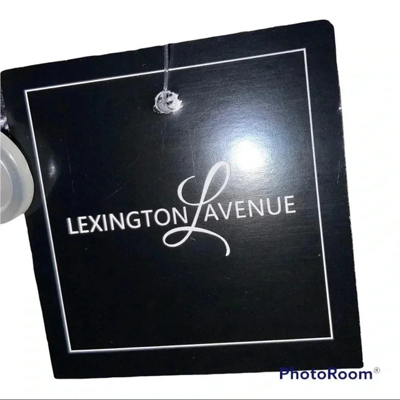 LEXINGTON LAVENUE - Picture 2 of 4
